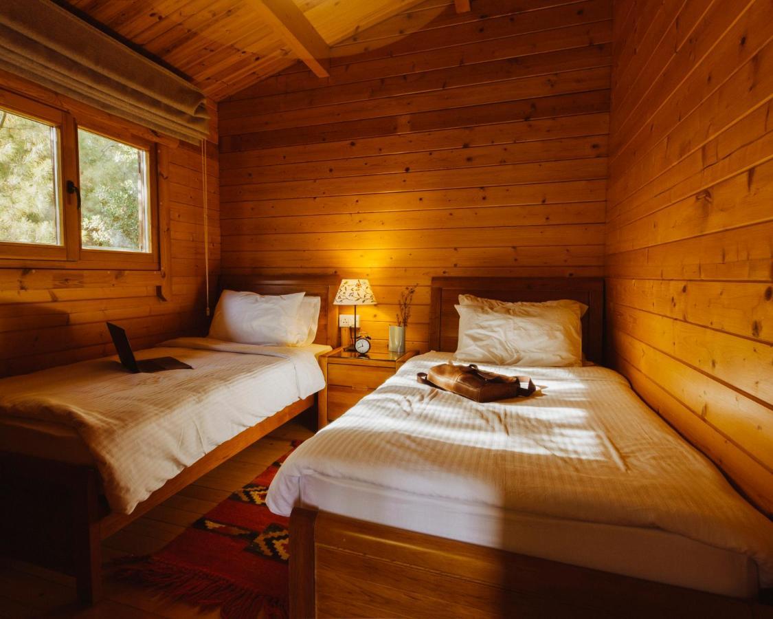 Mountain Breeze Lodge & Resort As-Salt Exterior foto