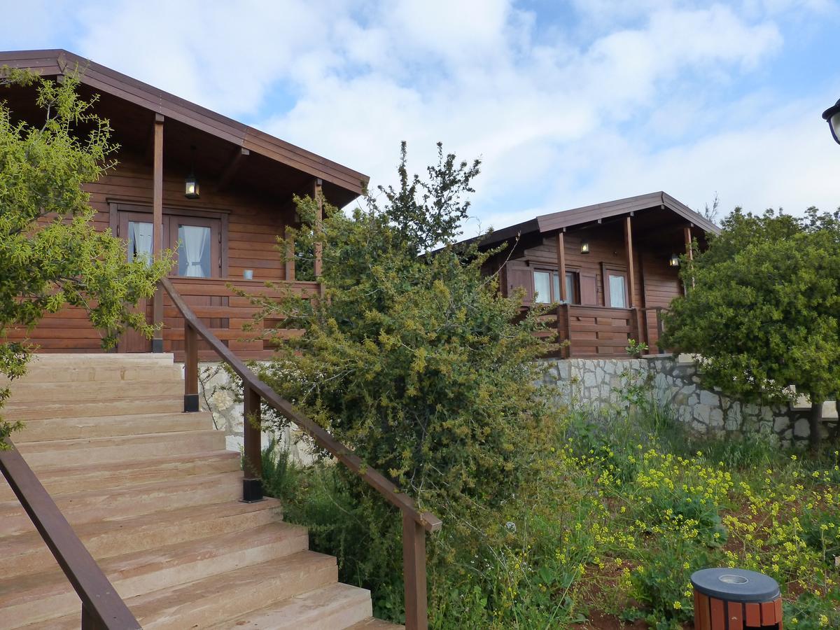 Mountain Breeze Lodge & Resort As-Salt Exterior foto